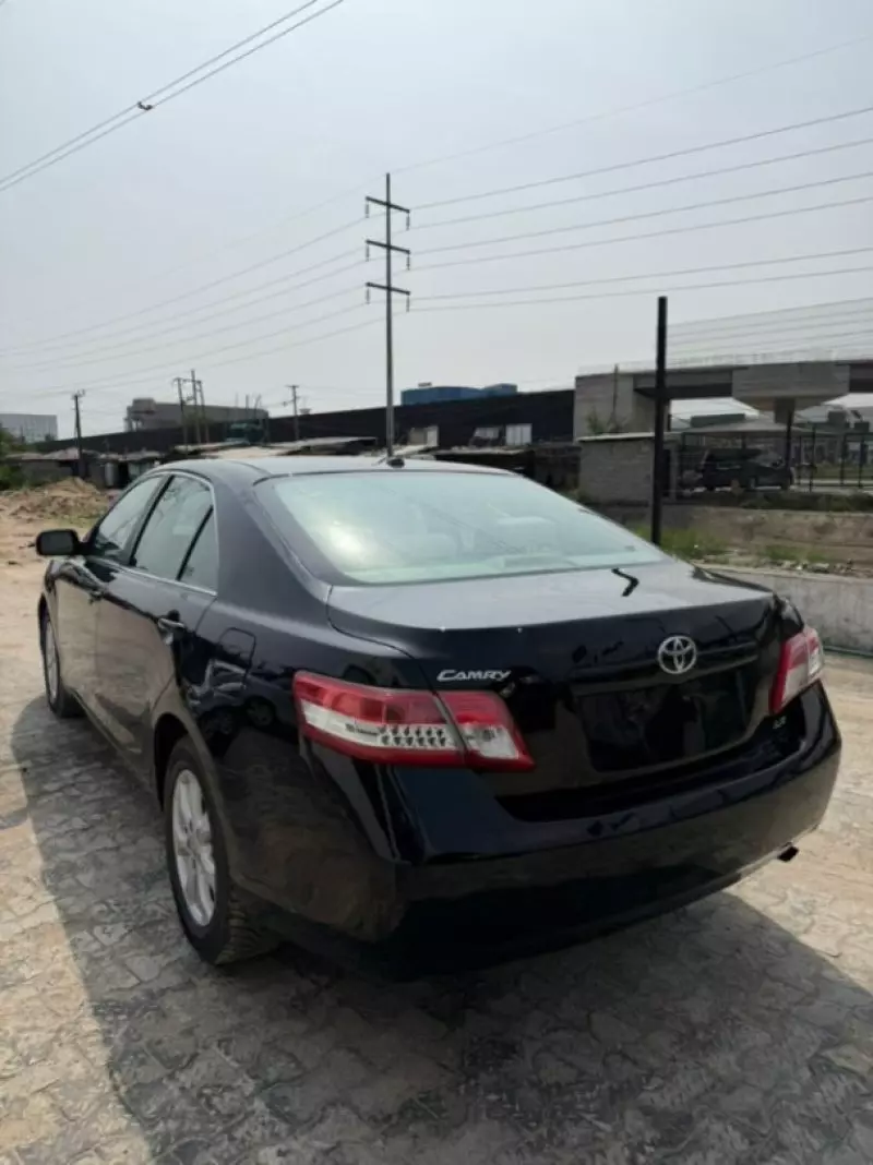 Toyota Camry - 2011