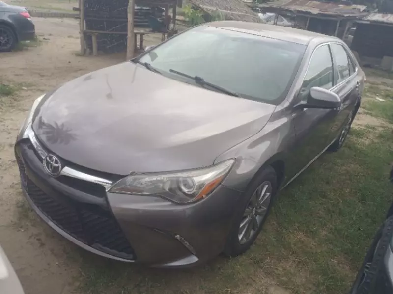 Toyota Camry   - 2016