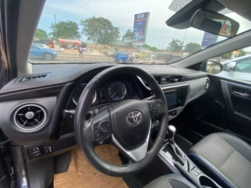TOYOTA Corolla - 2018