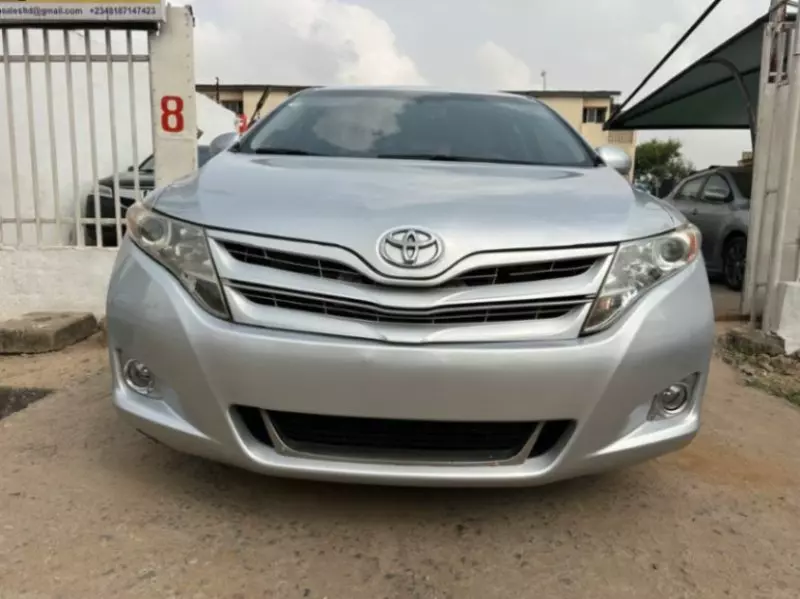 Toyota Venza   - 2012
