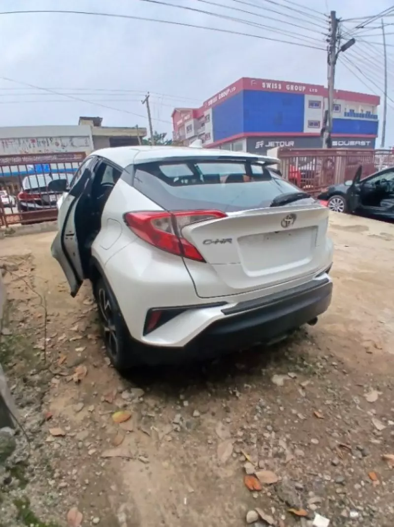 TOYOTA C-HR   - 2018