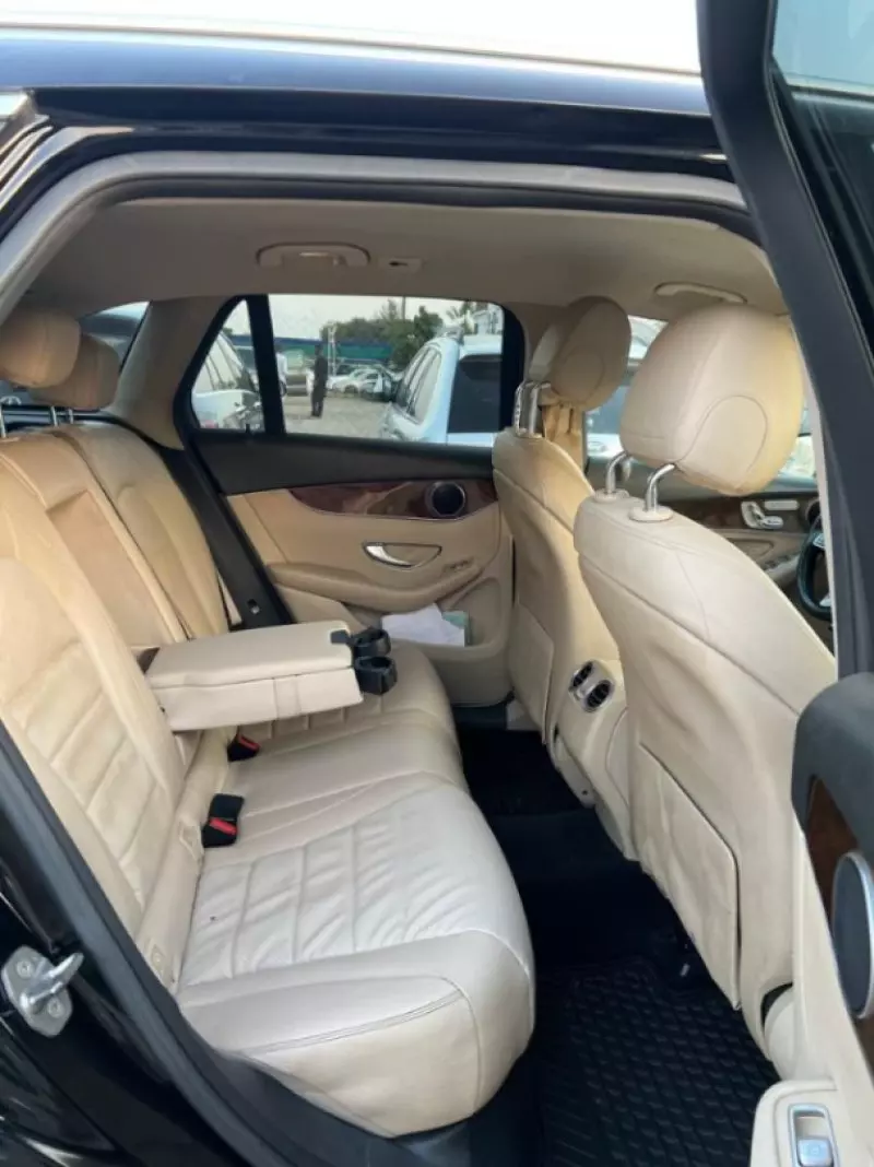 Mercedes-Benz GLC 300   - 2016