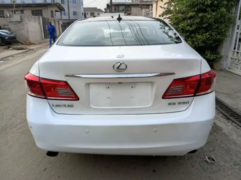 Lexus ES   - 2012