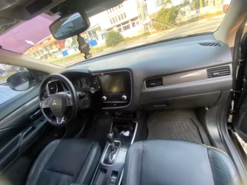 Mitsubishi OUTLANDER - 2020