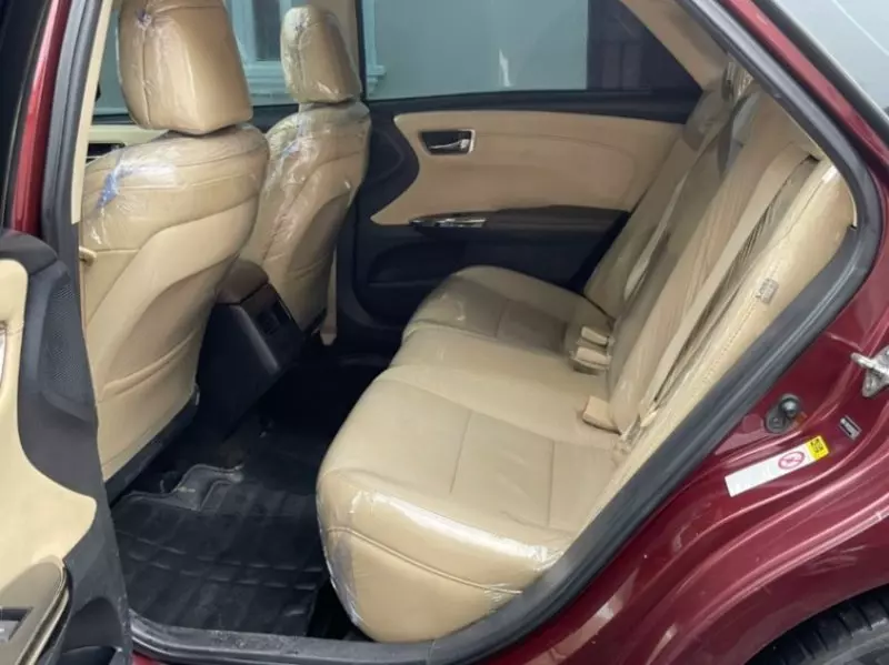 Toyota Avalon   - 2015
