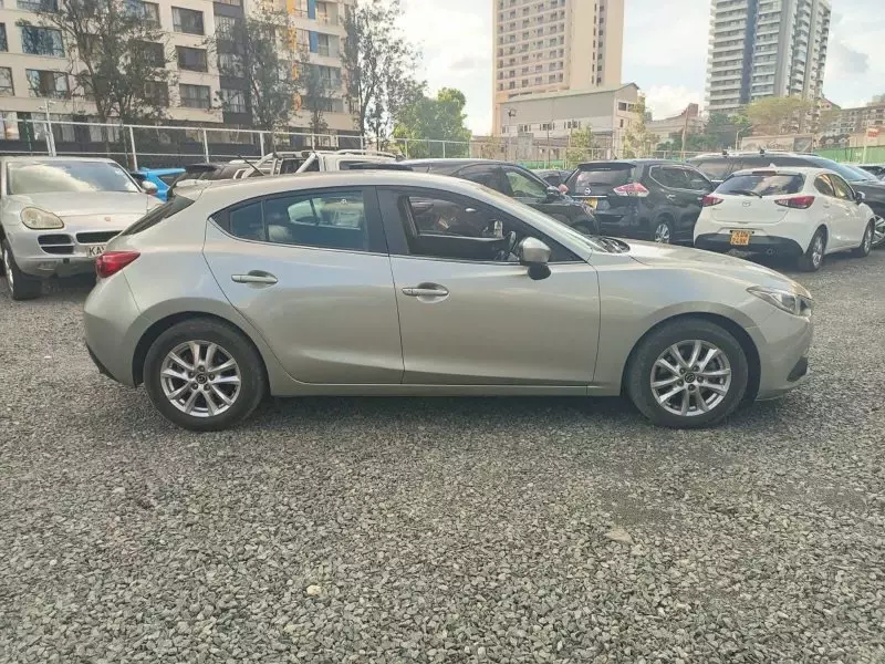 Mazda 3 - 2015