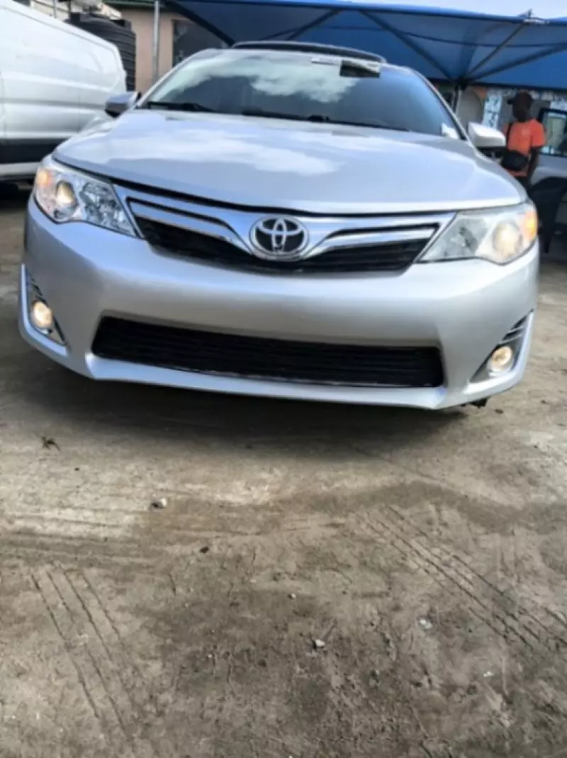 Toyota Camry   - 2012