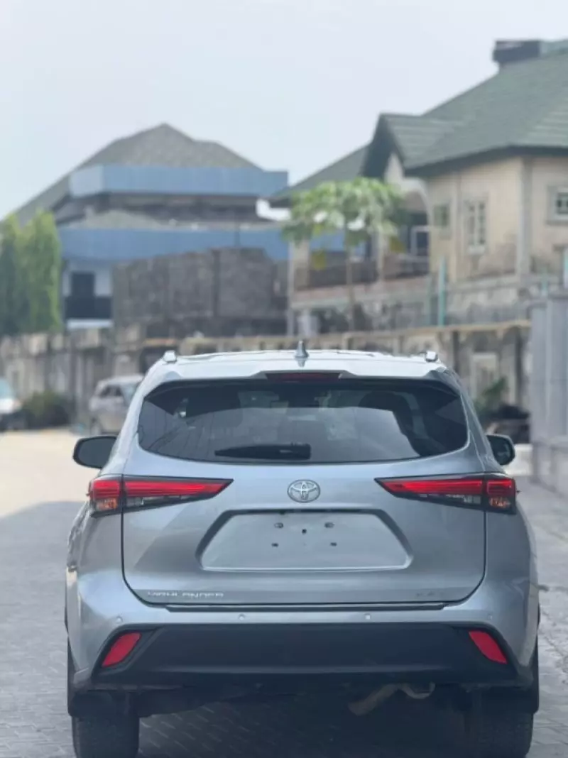 TOYOTA Highlander   - 2021