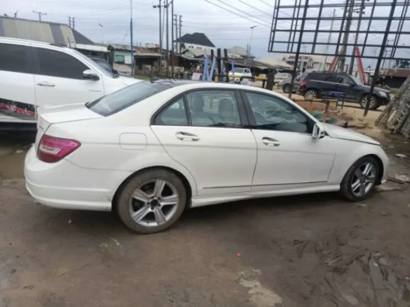 Mercedes-Benz C 350   - 2011