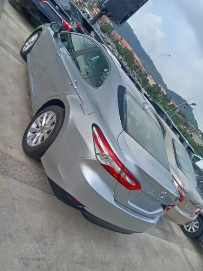 TOYOTA Camry   - 2019