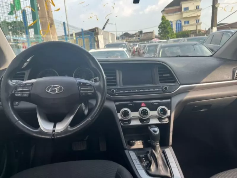 Hyundai Elantra   - 2018
