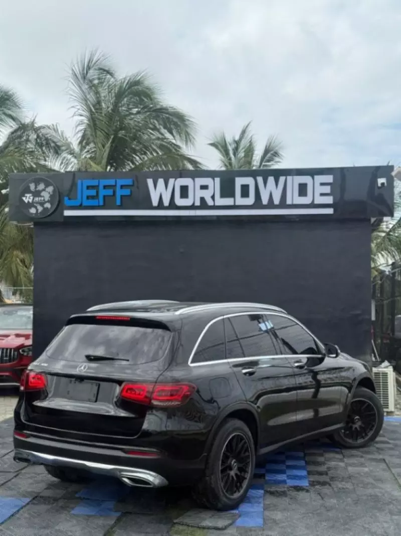 Mercedes-Benz GLC 300   - 2018