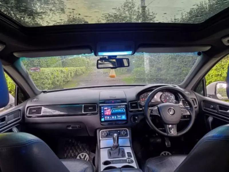Volkswagen Touareg   - 2011