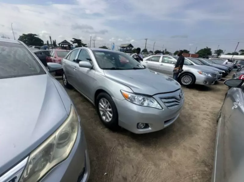Toyota Camry - 2010