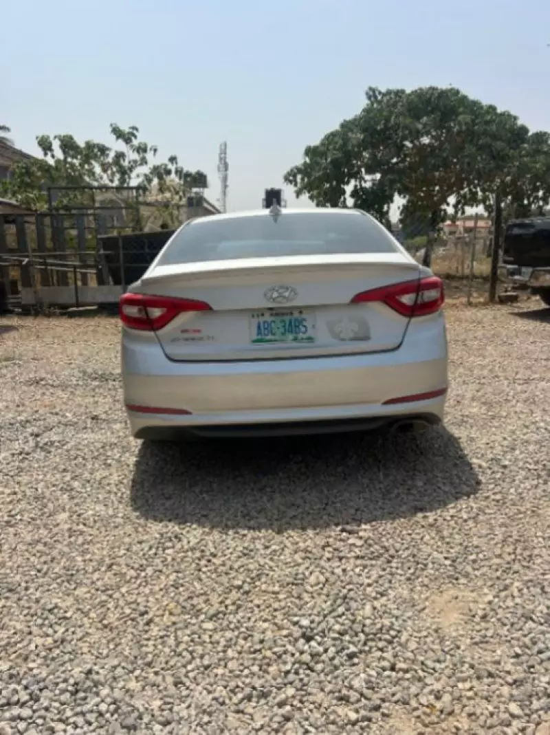 Hyundai Sonata   - 2015