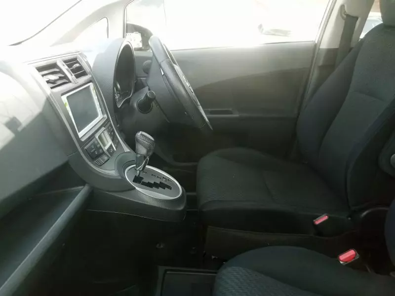 Toyota Ractis   - 2013