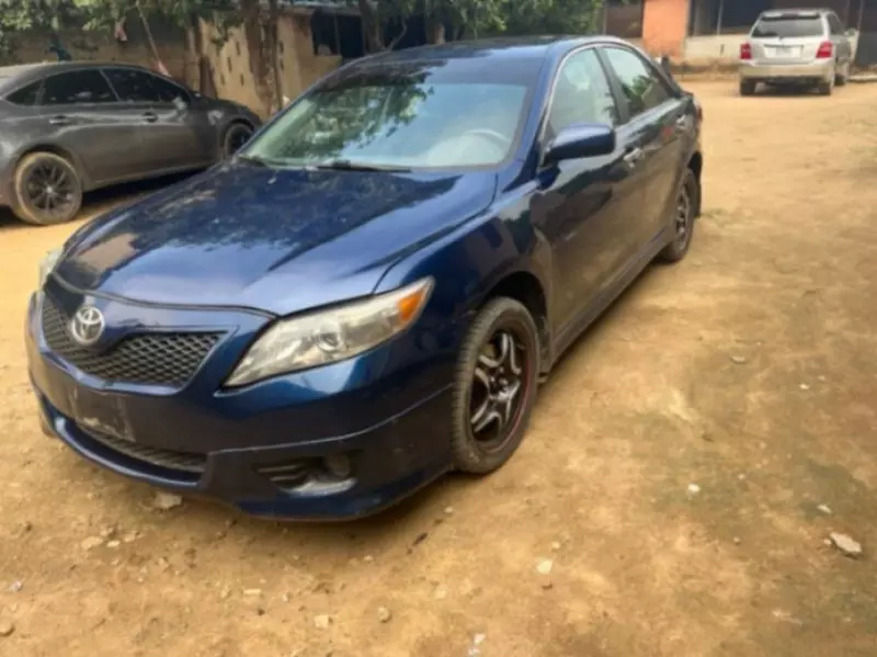 Toyota Camry - 2010