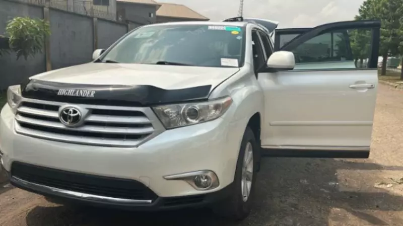 Toyota Highlander   - 2011