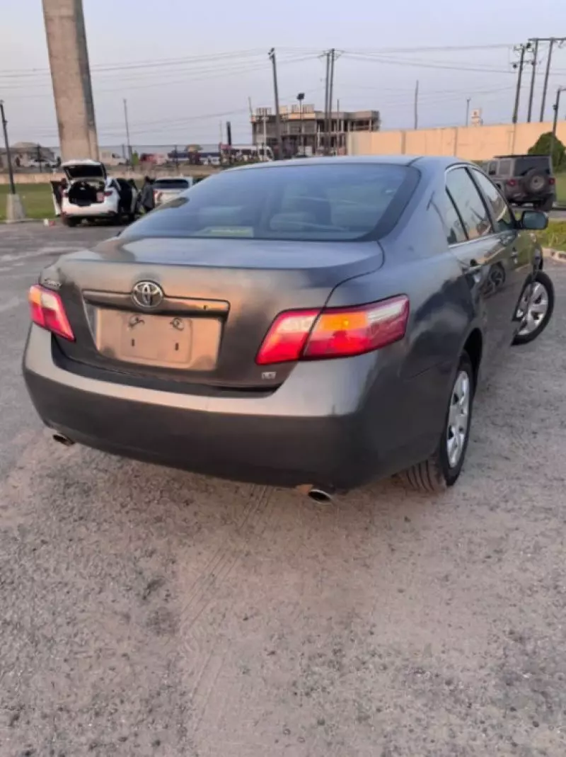 Toyota Camry   - 2007