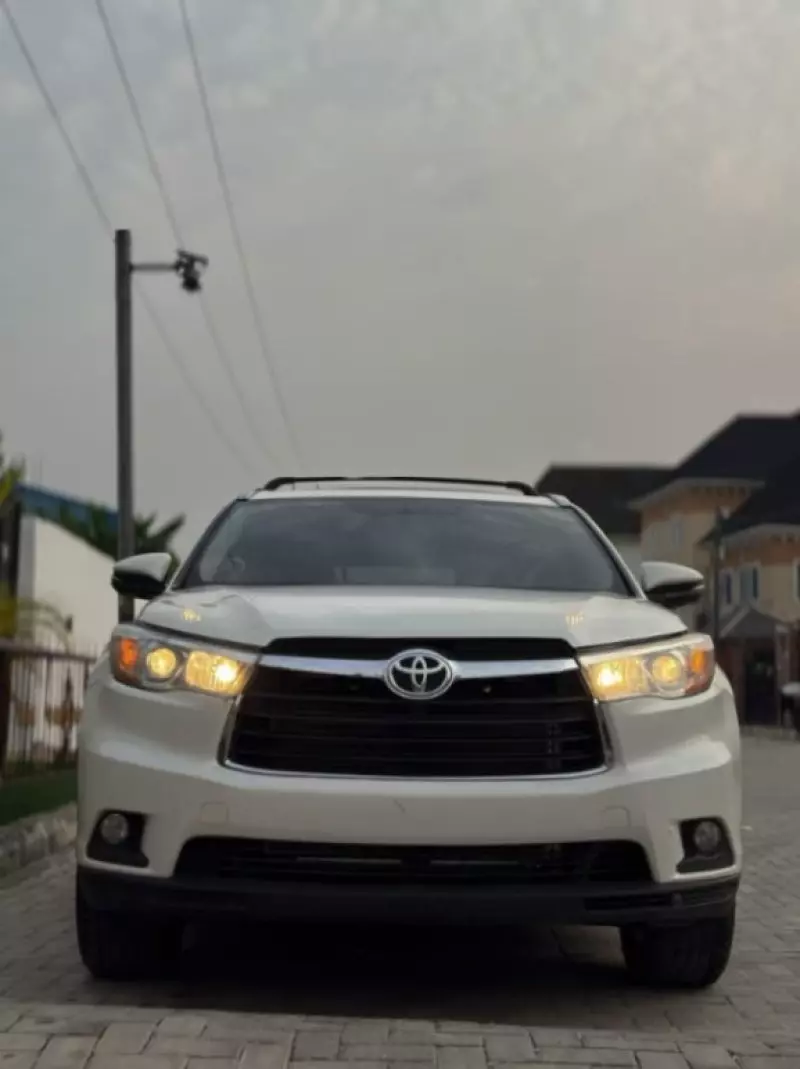 Toyota Highlander   - 2015