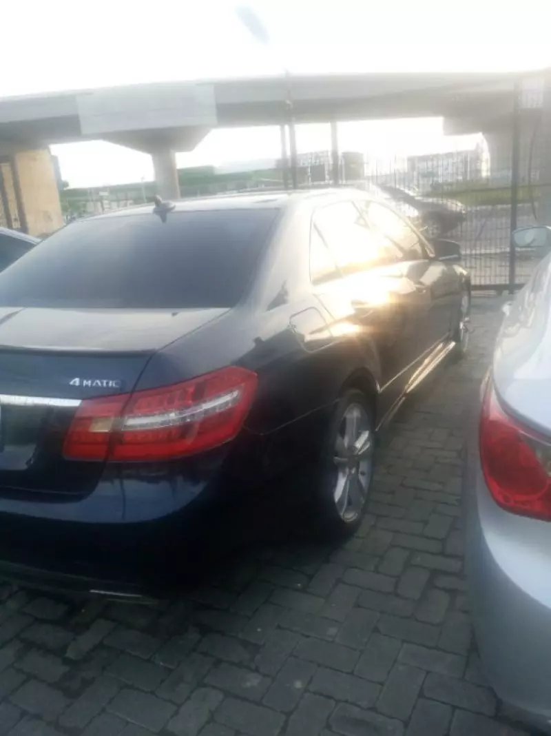 Mercedes-Benz E350   - 2012