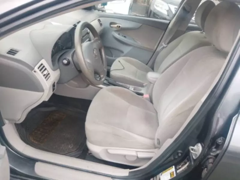 Toyota Corolla   - 2010