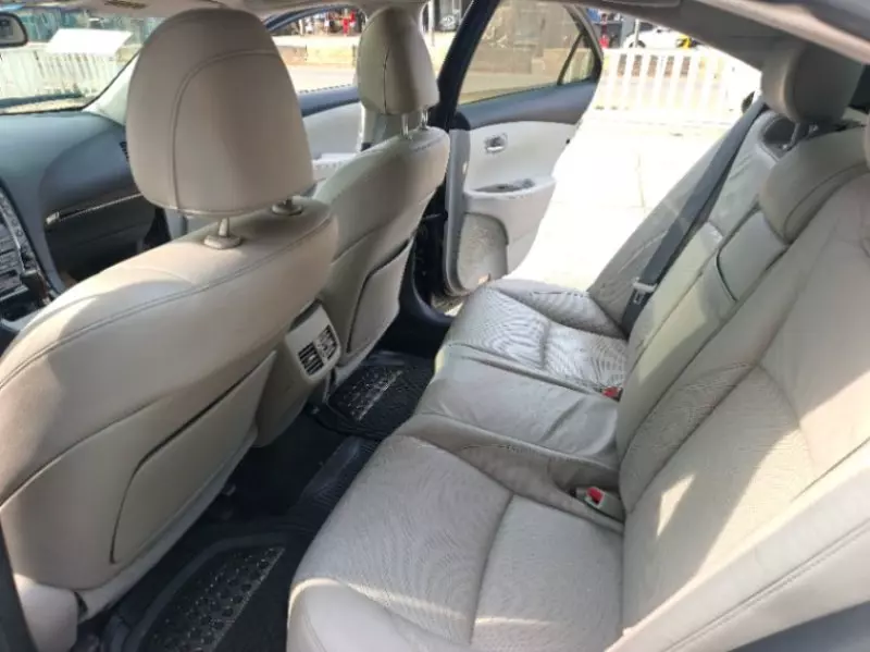 Lexus ES   - 2010
