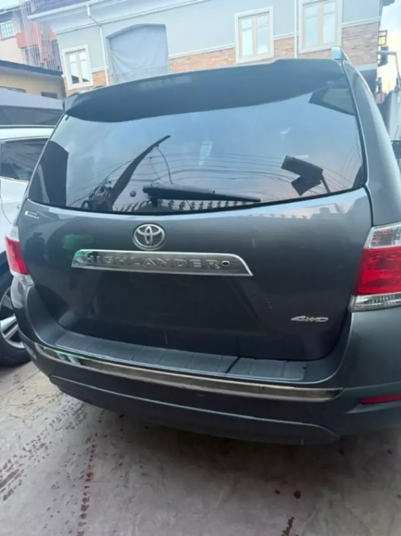 TOYOTA Highlander   - 2012