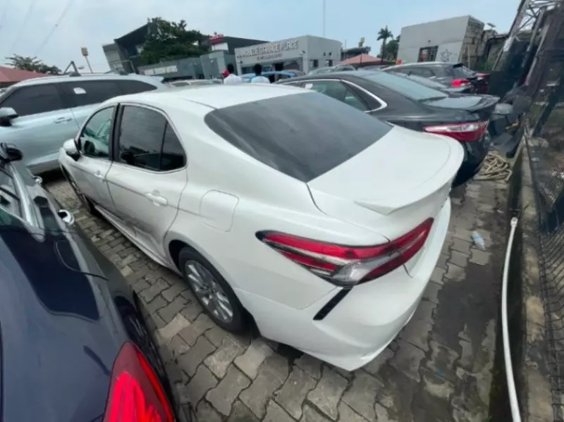 TOYOTA Camry   - 2019