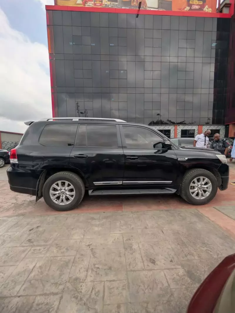 TOYOTA Landcruiser Vx V8    - 2021