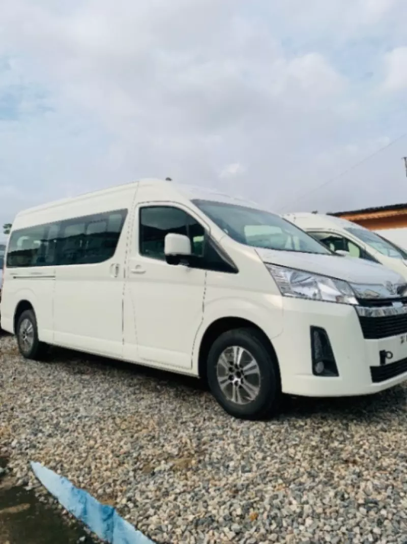 Toyota Hiace   - 2025