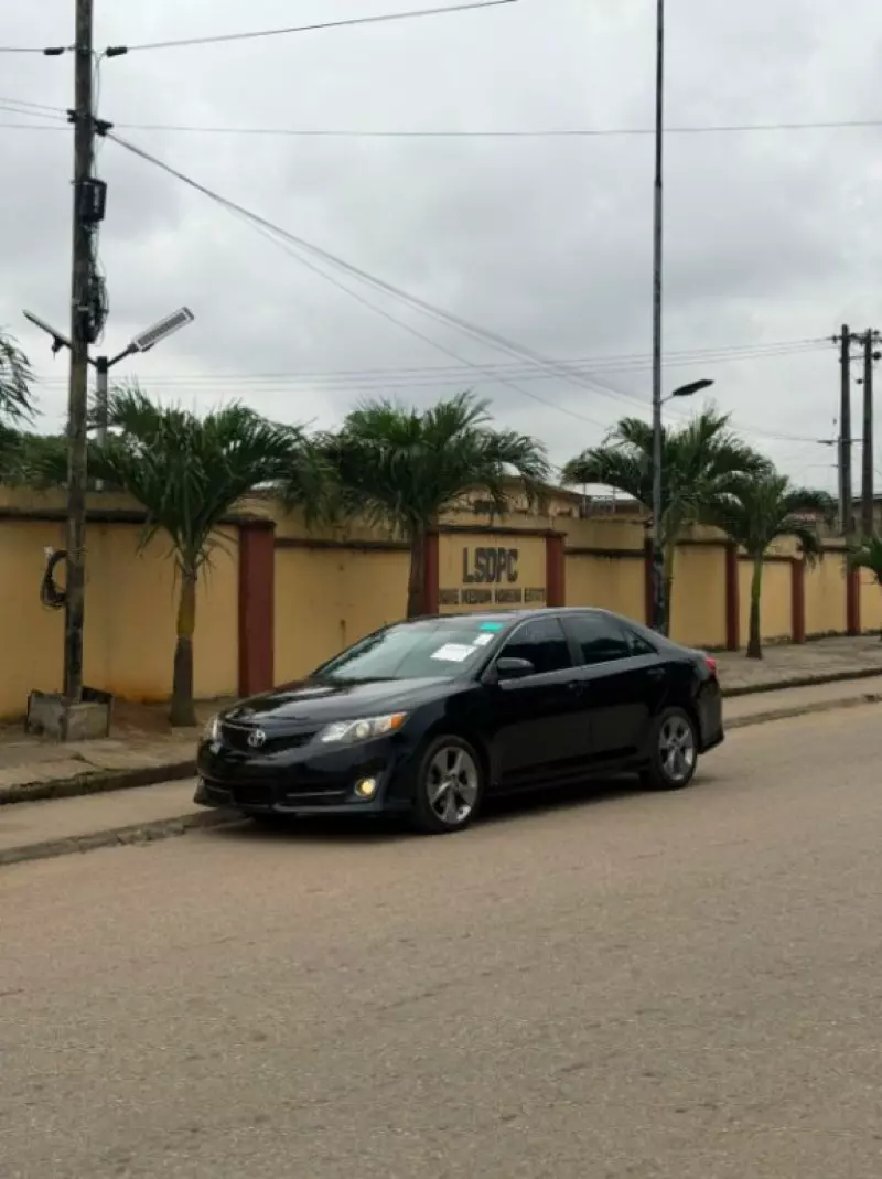 TOYOTA Camry   - 2013