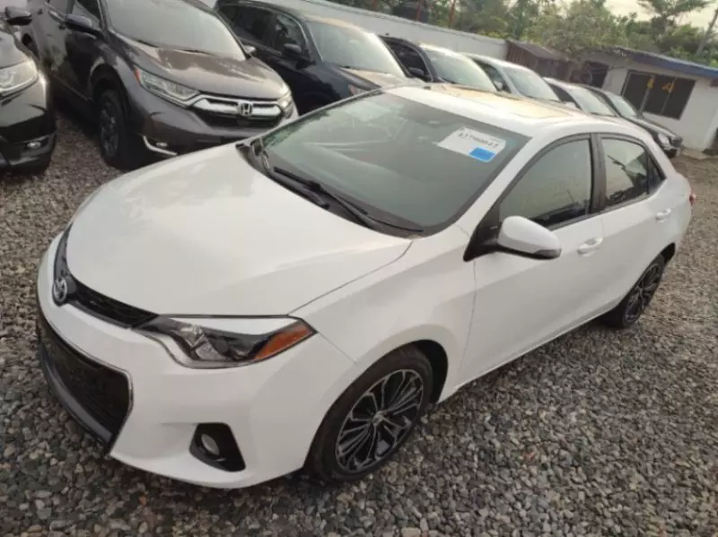 Toyota Corolla   - 2016