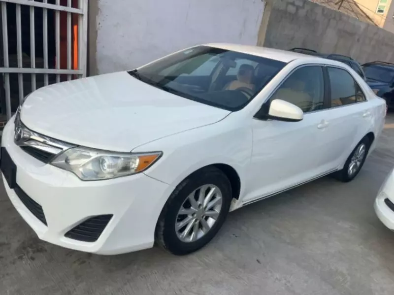 Toyota Camry - 2012