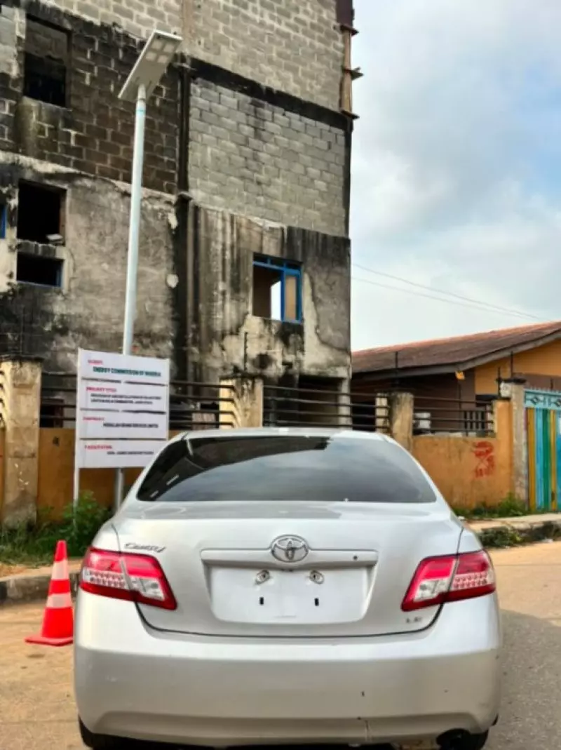 TOYOTA Camry - 2011