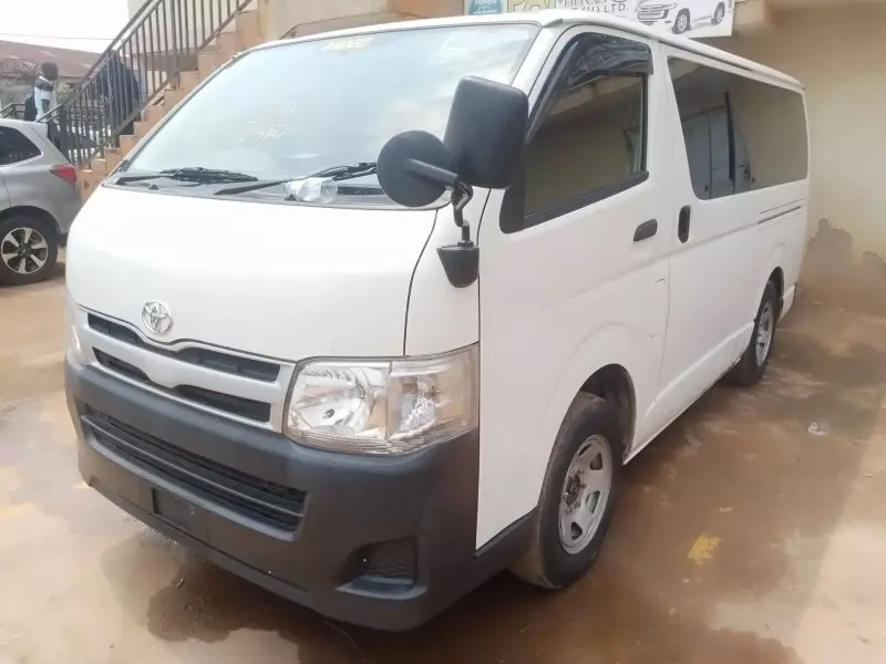 Toyota Hiace - 2013