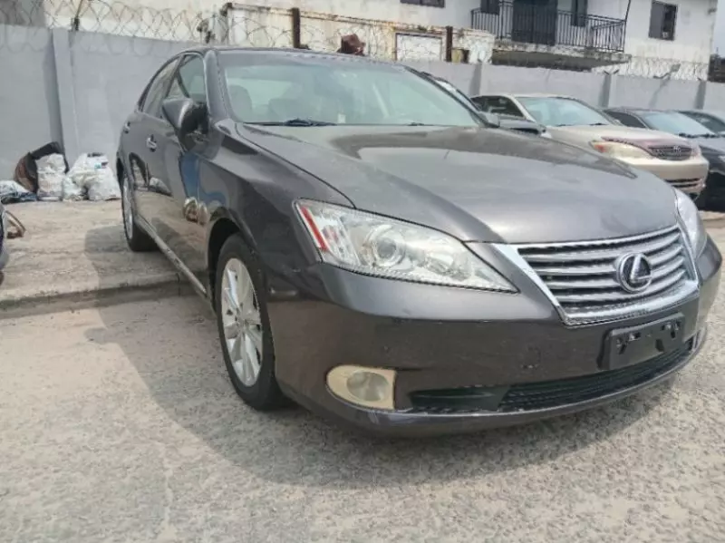 Lexus ES 350   - 2011