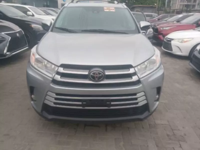 Toyota Highlander   - 2017