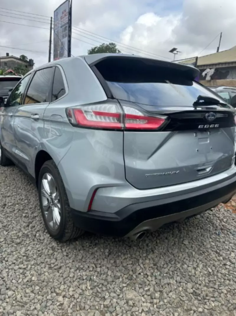 Ford Edge   - 2022