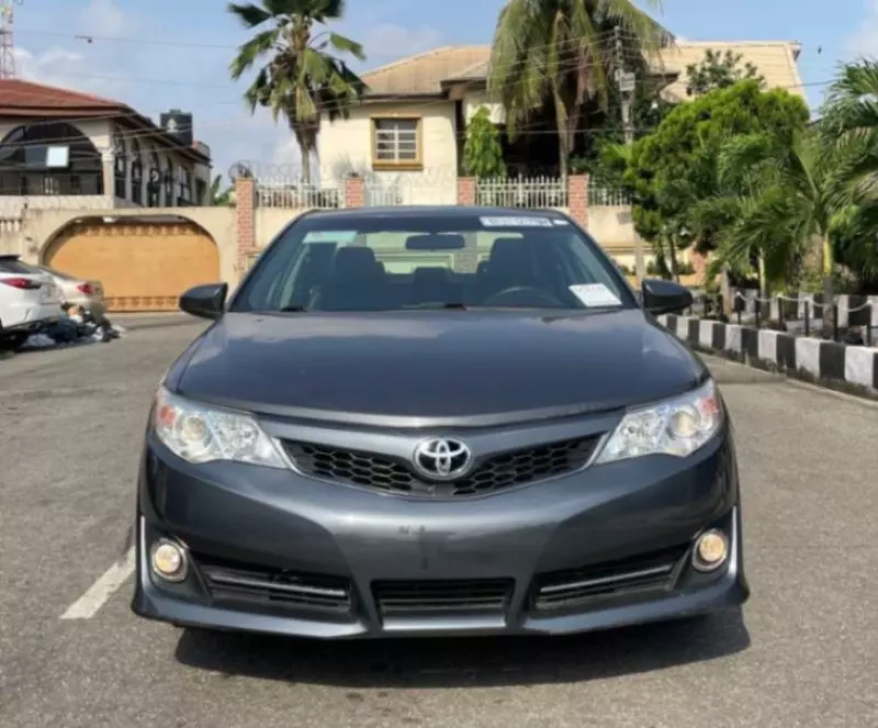 Toyota Camry   - 2012