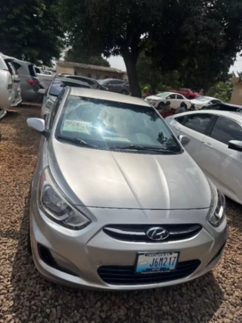 Hyundai Accent RB   - 2016