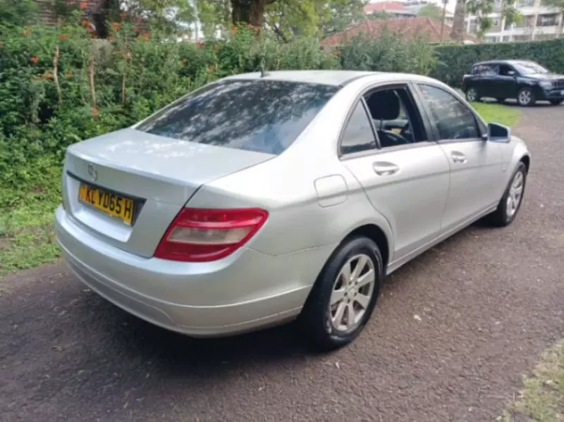 Mercedes-Benz C 180   - 2011