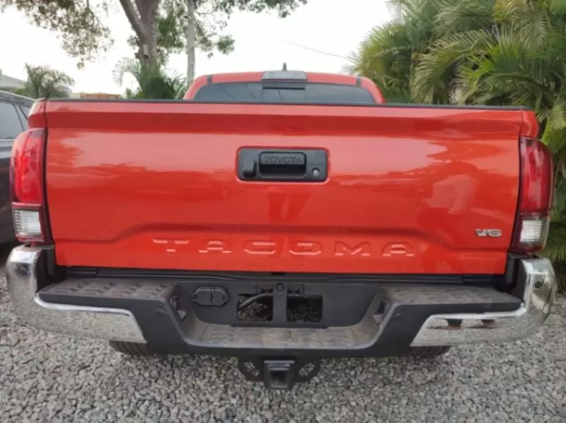 Toyota Tacoma   - 2018