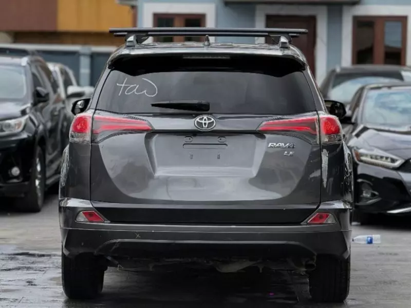 Toyota RAV 4   - 2017