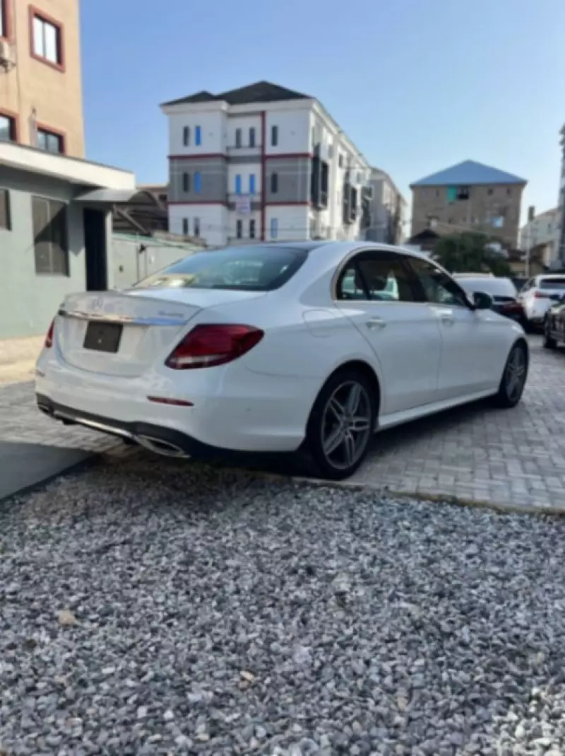 Mercedes-Benz E 300   - 2019