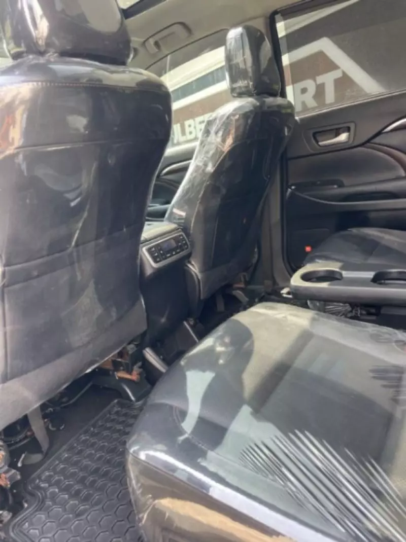 Toyota Highlander   - 2016