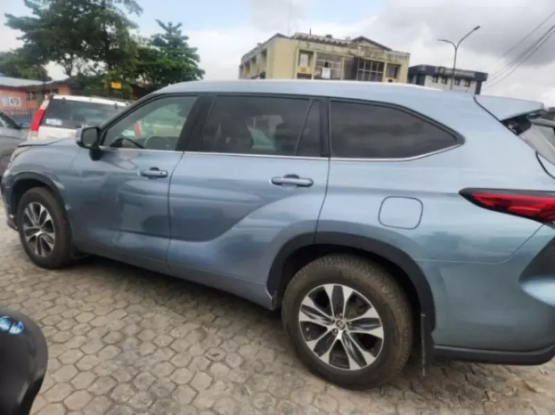 Toyota Highlander   - 2022