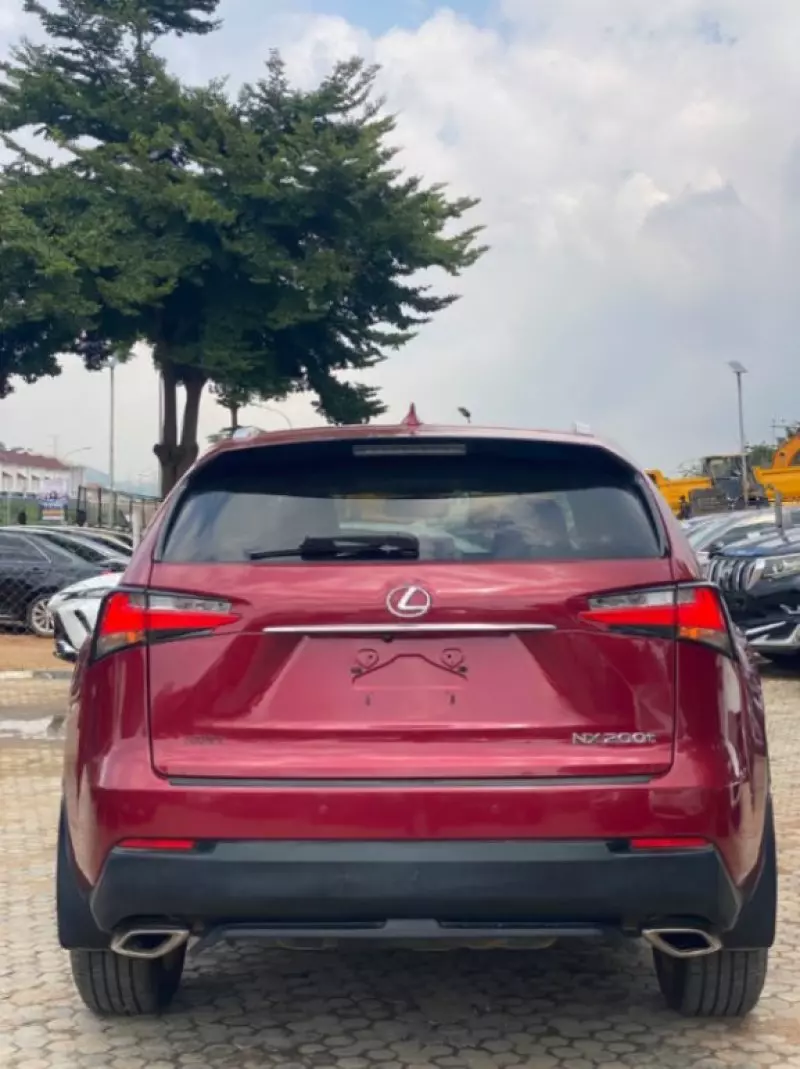 Lexus NX   - 2017