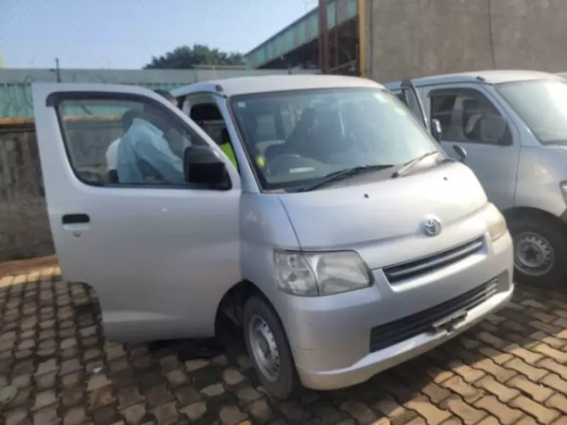 Toyota Lite-Ace   - 2012
