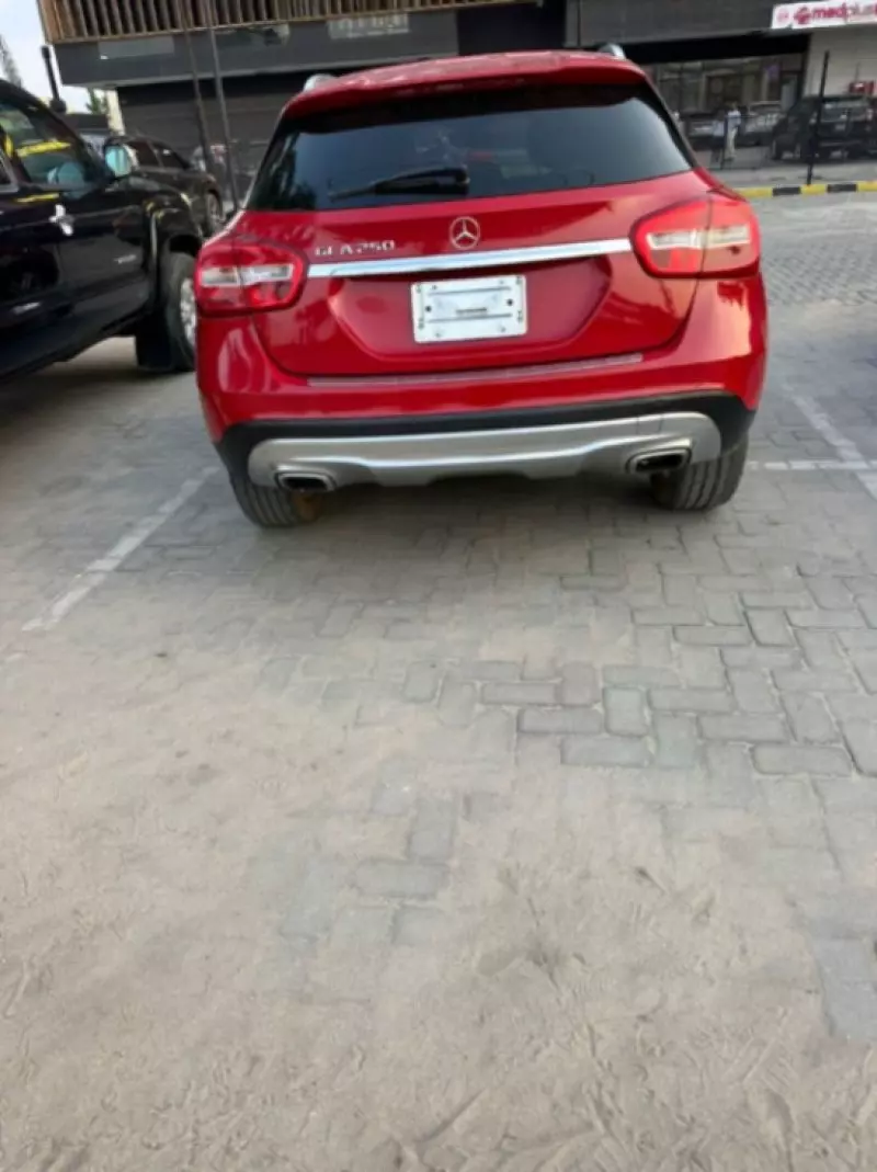 Mercedes-Benz GLA-Class   - 2015